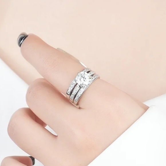 Genuine Certified 2 Carat Moissanite Rings Wedding Set. 18k/925Size 7 - Picture 6 of 12